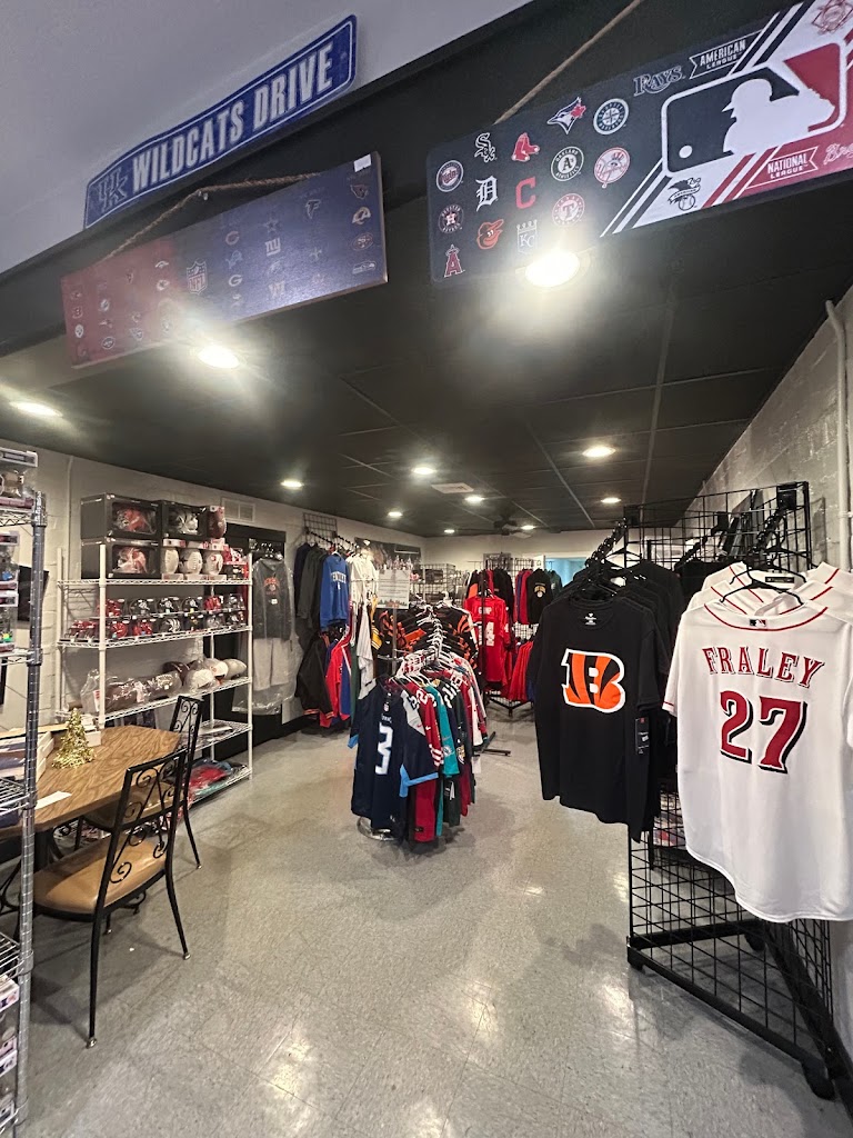 Ison's Cards & Collectibles