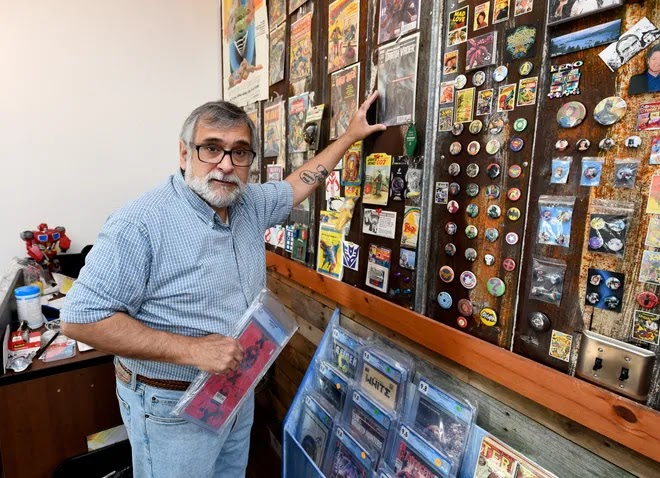 Treasure Quest Comics Toys Cards