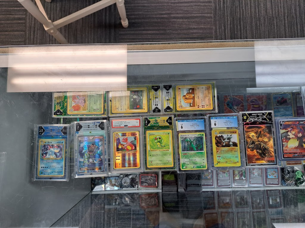 J&N collectible cards booth